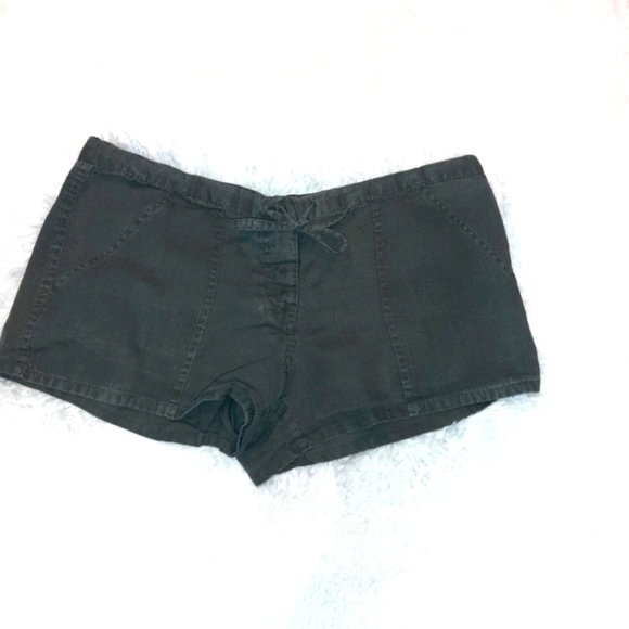 3/$12💥 MOSSIMO Olive shorts - Picture 1 of 3